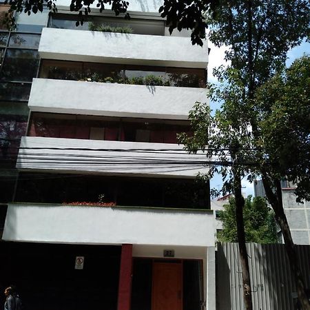 Charming Sunny Bedroom Overlooking Beautiful Amsterdam Avenue In Best Condesa Area Mexico by Eksteriør bilde