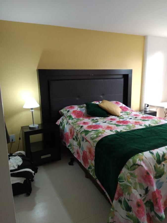 Charming Sunny Bedroom Overlooking Beautiful Amsterdam Avenue In Best Condesa Area Mexico by Eksteriør bilde