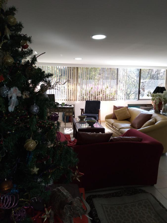 Charming Sunny Bedroom Overlooking Beautiful Amsterdam Avenue In Best Condesa Area Mexico by Eksteriør bilde
